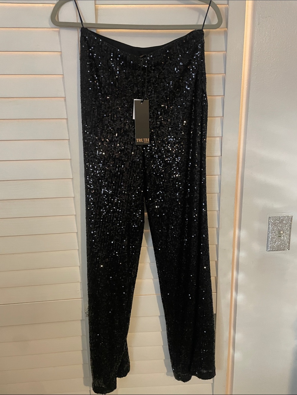 Truth Black Sequin Ladies wide leg sequin pants size 6 NWT Elegant Shimmery